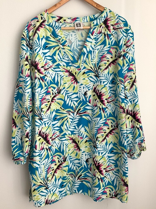 Anne Klein Tops - Anne Klein XL teal blue and white tropical patterned blouse Linen Blend